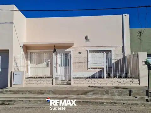 venta casa de dos dormitorios  pileta