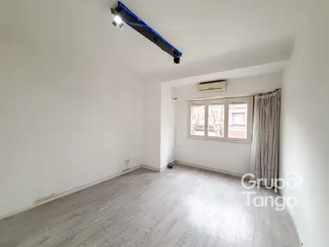 Avenida Avellaneda 900, Piso 1