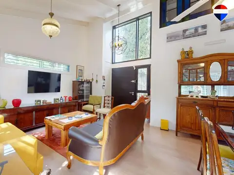 CASA EN VENTA GONNET 5 DORMITORIOS