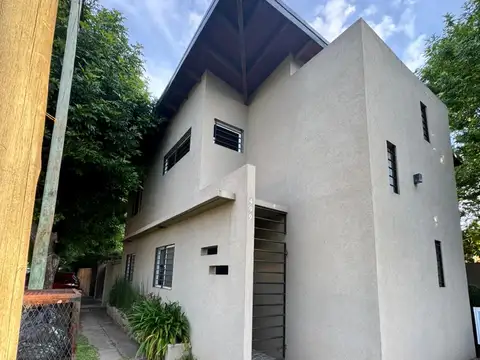 IMPECABLE CASA EN 2 PLANTAS