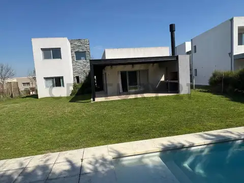 Av de los Lagos 100, Piso 0