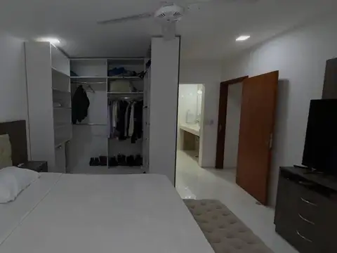 VENDO. Departamento en venta con local comercial incluido.