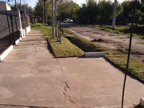 Casa en venta - 2 Dormitorios 1 Baño - Ezeiza