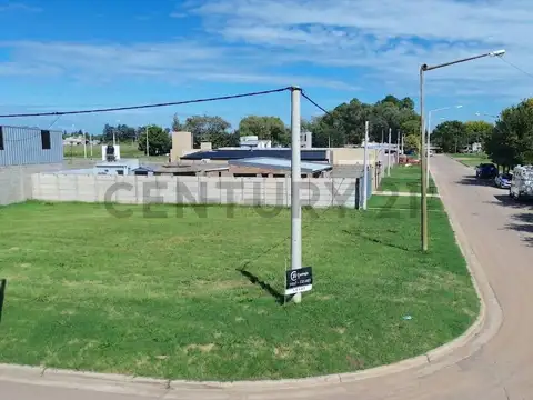 TERRENO EN ESQUINA. EXCELENTE ZONA CON SERVICIOS - VENADO TUERTO