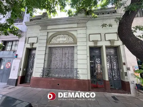 PH. AL FRENTE PLANTA BAJA, ENTRADA INDEPENDIENTE.-