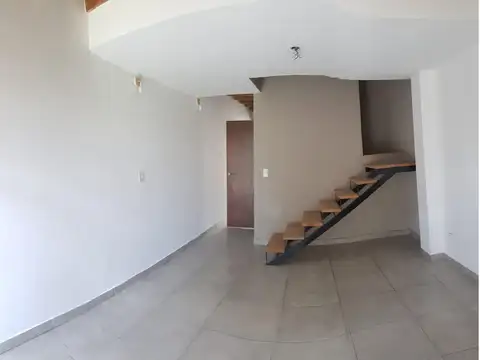 Depto Tipo Casa en Alquiler en Paso del Rey, $ 670.000