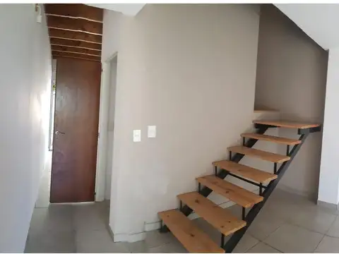 Depto Tipo Casa 3 ambientes con 2 baños