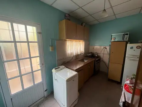 VENTA/ CASA/ 1 DORMITORIO/ PATIO