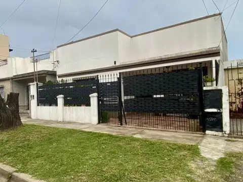 VENTA PH 4 AMBIENTES PALOMAR MORON C/ PATIO  