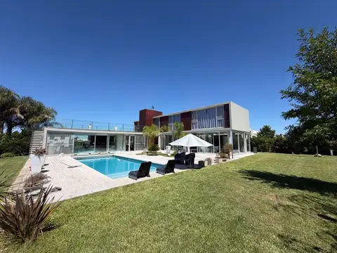 Casa en Venta en Campana, USD 1.000.000