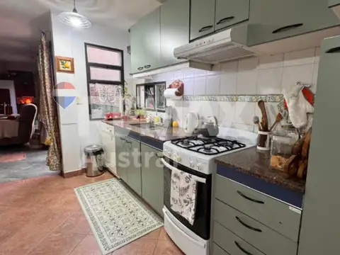 CASA 4 DORMITORIOS BARRIO PUEYRREDÓN