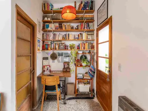 Depto Tipo Casa en Venta en Versalles, USD 110.000