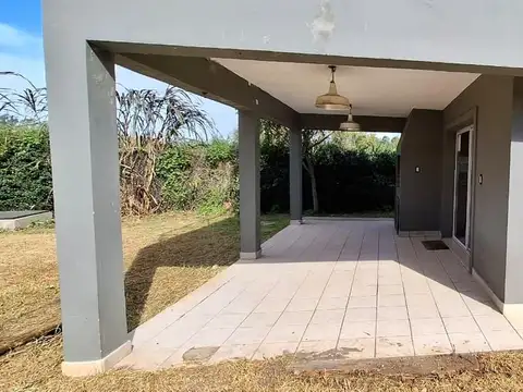Casa 4 ambientes con 1 baño