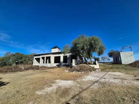 VENTA LOTE 5700M2 CON CONST PROYECTO VALLE HERMOSO
