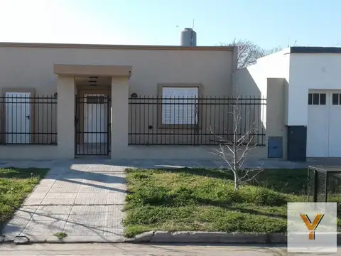 Casa en venta - 6 Dormitorios 3 Baños - 265 mts2 - Bragado