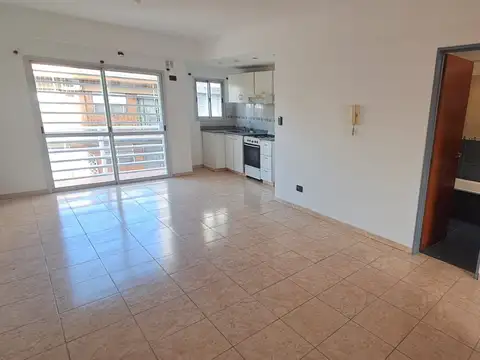 DEPARTAMENTO 2 AMB AL FRENTE.REF.922