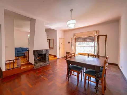Casa en Venta con 3 cocheras