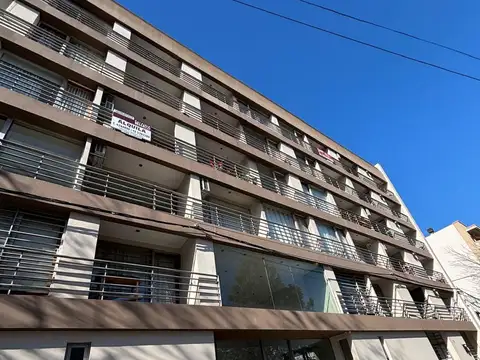 Departamento 1 dormitorio + cochera en Venta - 65 E/ 2 Y 3 - La Plata