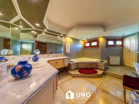 Casa en Venta con 1 cochera