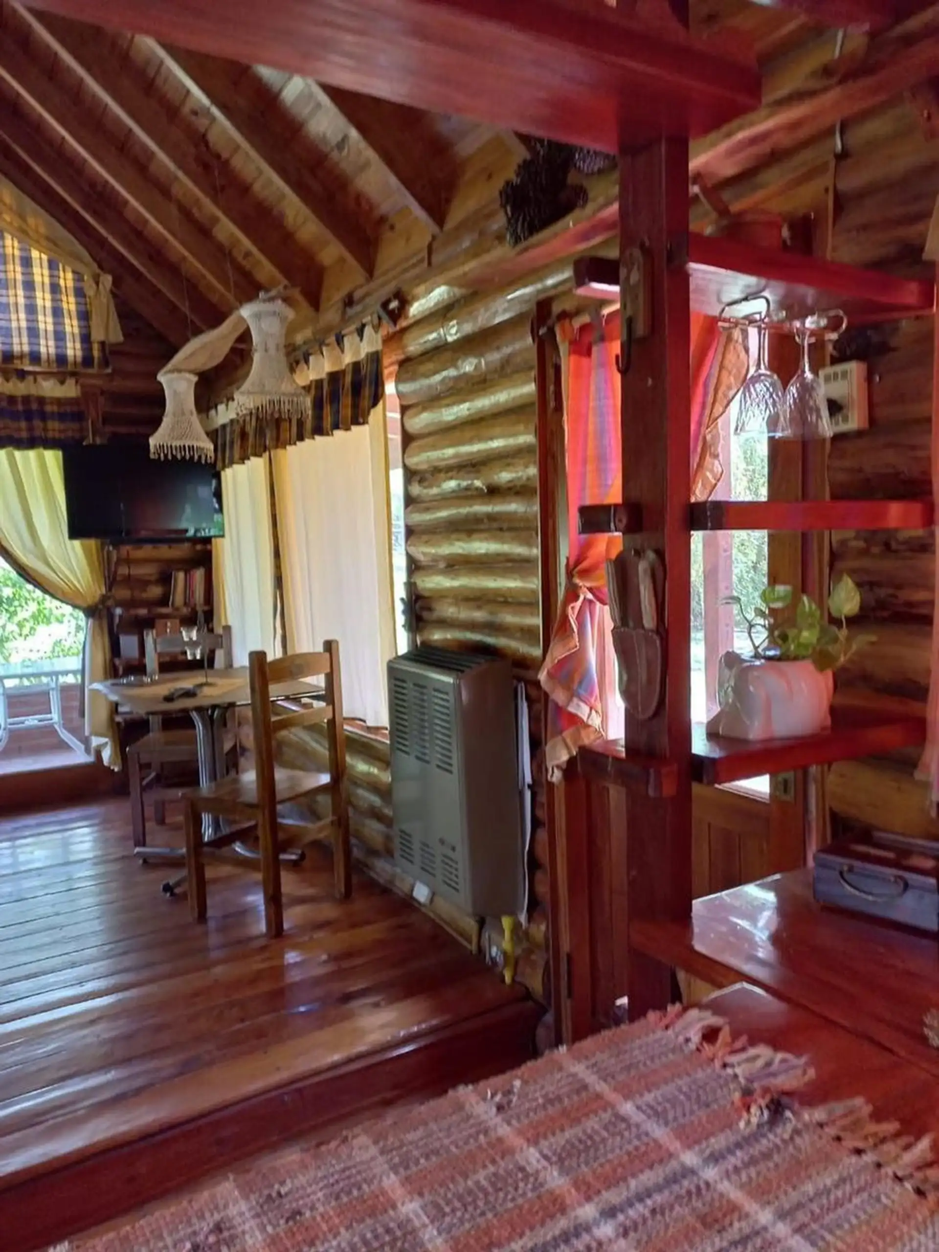 VENTA 3 CABAÑAS CON PILETA EN SIERRA DE LOS PADRES