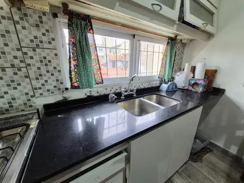 Depto Tipo Casa 4 ambientes con 1 baño