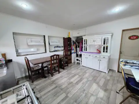 PH DE 4 AMBIENTES CON COCHERA PARA UN AUTO EN WILDE ESTE