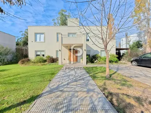 VENTA CASA EN  PILAR DEL LAGO