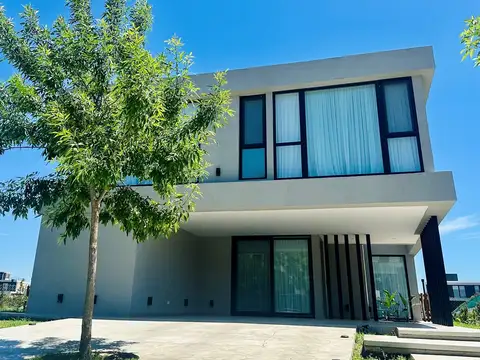 Casa en Venta en Carpinchos 5 dormitorios, Nordelta 100