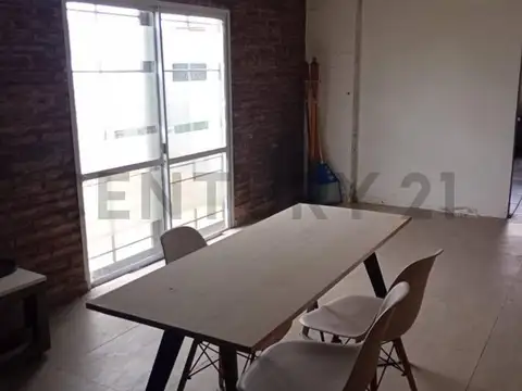 Casa 6 ambientes con 2 baños