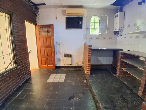 Casa en Venta con 6 cocheras