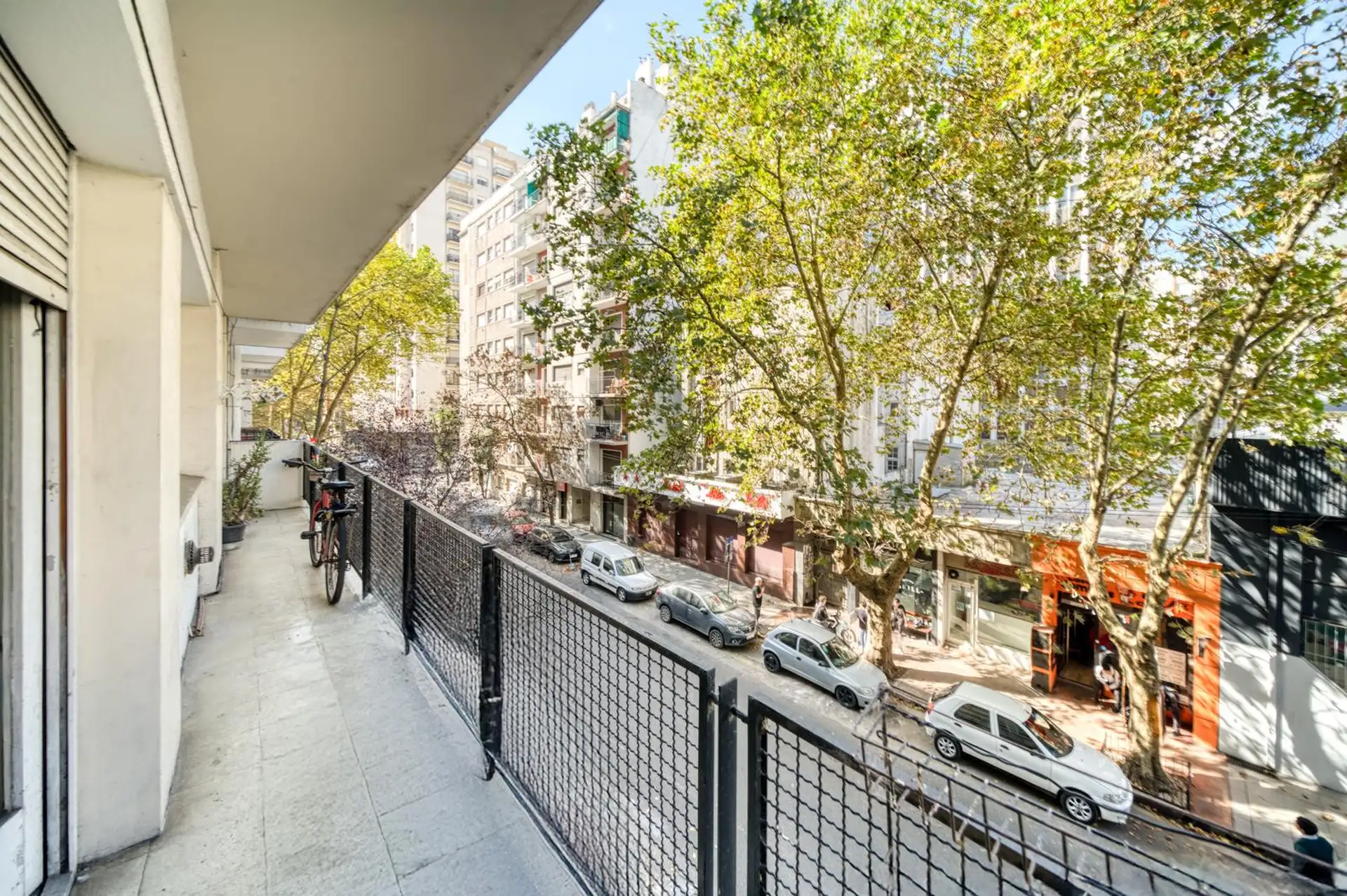 Departamento en Plaza Colon a la calle amplio balcon