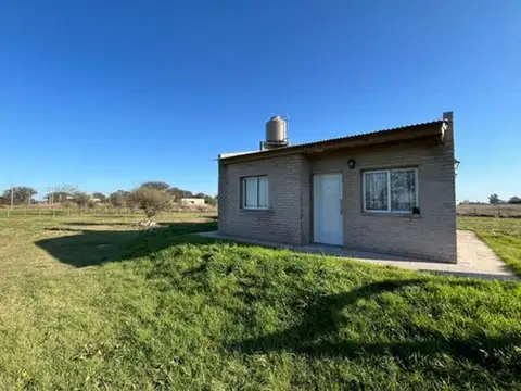 Casa en Golondrina y Zorzal, Altos de Winifreda