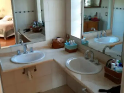 Casa en Alquiler Temporal con 2 cocheras
