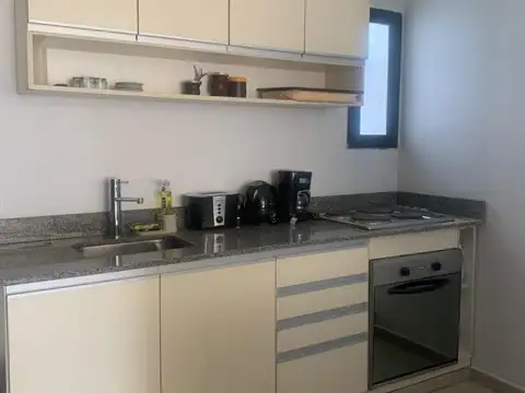 Departamento en Alquiler en Parque Chacabuco, $ 650.000