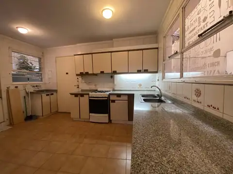 Departamento 5 ambientes con 4 baños