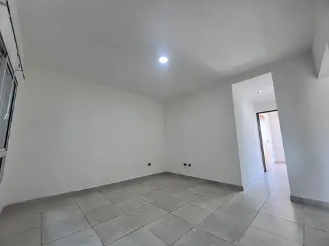Departamento de dos ambientes ubicado en Villa Sarmiento, partido de Morón.