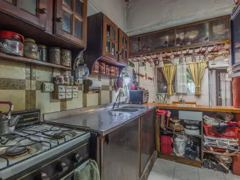 Casa 4 ambientes con 2 baños