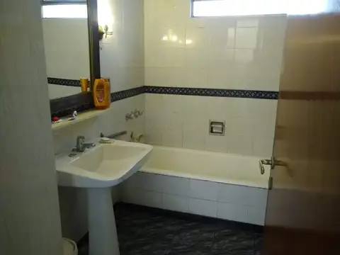 Casa en Alquiler en Floresta, $ 2.400.000