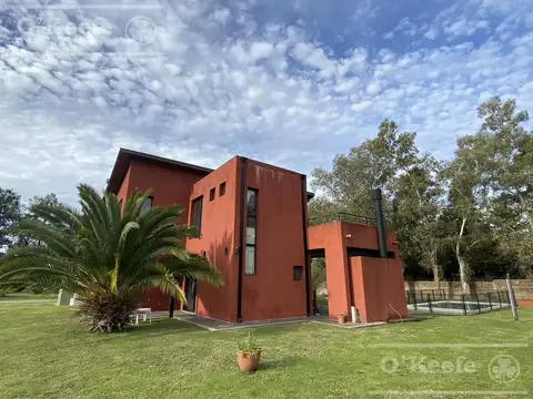 Casa con Pileta Barrio La Arbolada APTO CREDITO