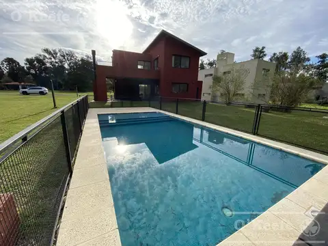 Casa en Venta en La Plata, USD 180.000