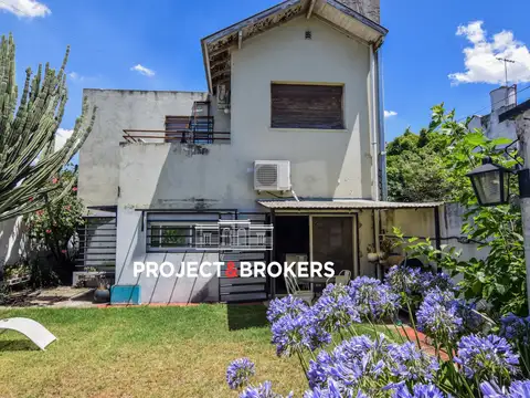 Chalet Actualizado en Zona Residencial de Castelar