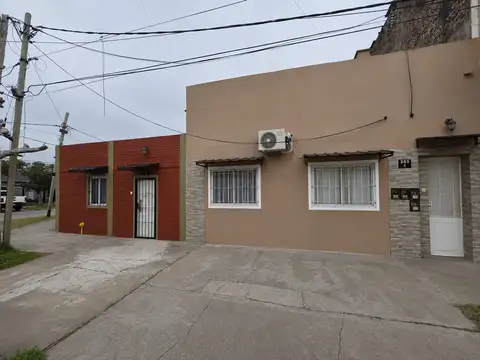 VENTA 2 CASAS 3 AMBIENTES CADA UNA LLAVALLOL