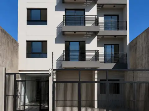 DEPARTAMENTOS 2 AMB -  1º, 2º Y 3º PISO - CON BALCON - ENTREGA AGOSTO 2026