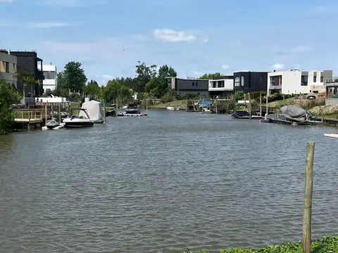 VENTA LOTE AL RIO BARRIO "EL CANAL" . VILLANUEVA