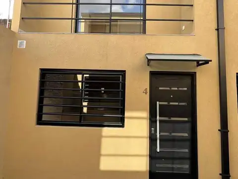 Depto Tipo Casa en Venta de 2 ambientes