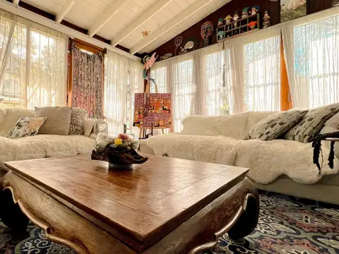 IMPORTANTE | CHALET | EN BARRIO LOS TRONCOS