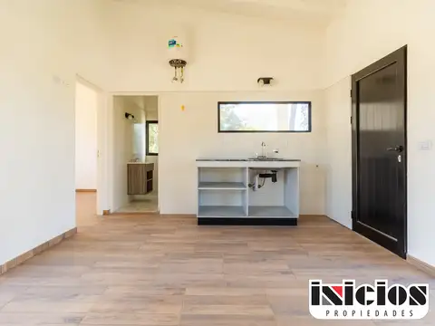Casa 2 ambientes con 1 baño