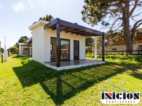 Casa: Quinteros Esq. Newton - Nueva Atlantis - C1030