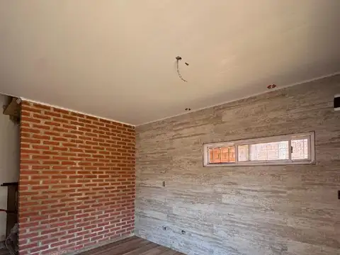 Casa 4 ambientes con 2 baños