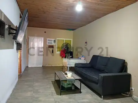 87 y 117. CASA EN VENTA A RECICLAR DE 3 DORMITORIOS + ESTUDIO, BARRIO JARDIN, LA PLATA.